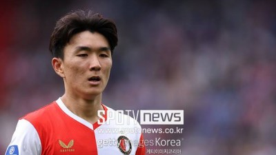 월드컵 앞둔 홍명보호 '초비상'...대표팀 '핵심 미드필더' 황인범, 상대 선수에 발 밟히는 부상→상태 지켜봐야