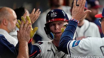 침울해진 도미니카, 미국 4회 홈런 2방으로 2-1 역전[미국-도미니카]