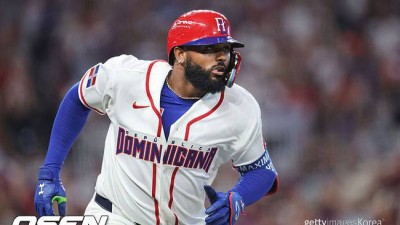 美 최강 에이스 무너진다, 도미니카 WBC 홈런 신기록…카미네로, 2회 선제 솔로홈런 폭발 [WBC]