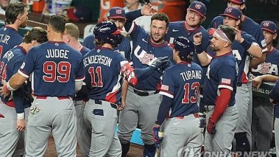 '한국 10-0 대파했는데' 도미니카, 와르르 무너졌다…미국, '51득점 폭발' 최강 타선 2-1로 잠재워→WBC 결승 선착