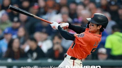 WBC 마치고 샌프란시스코 돌아간 이정후, 시범경기 복귀전서 2루타+볼넷 활약