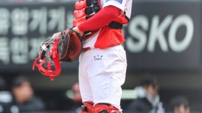 한준수 헤드샷에 KIA 가슴 철렁, 이래서 주효상 성장이 필수…안 아픈 1차지명 포수, 이젠 증명해야 한다