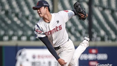 '단독 1위' 롯데 지는 법을 잊었다, 그런데... 꿈의 '160㎞ 파이어볼러' 8회 구원 등판→치명적 동점 허용이라니