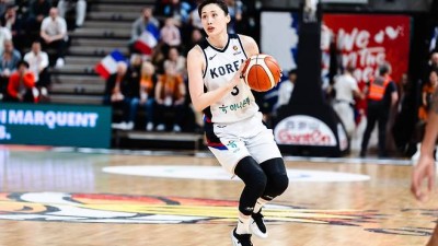‘졌잘싸’ 한국 여자농구, FIBA 랭킹 3위 프랑스에도 선전···전반 31-32 접전 끝 패배 ‘월드컵 기대감’