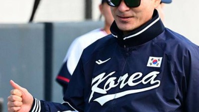 한화, WBC 기적의 8강 이끈 지도자 품다…강인권 QC 코치 전격 영입 “현장 요청 있었다” [공식발표]