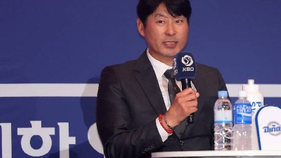 한화, 또 감독 출신 거물 지도자 영입...강인권 QC 코치 합류