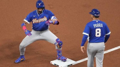 오늘은 햄버거 먹는 날?→미국, 베네수엘라에 '폭투로' 선취점 헌납…3회초 0의 균형 깨졌다 [WBC]