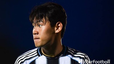 박승수가 차라리 낫다...'7실점 대패 원흉 지목' 뉴캐슬 역대 이적료 3위, 바르셀로나전 2골에도 욕 먹어