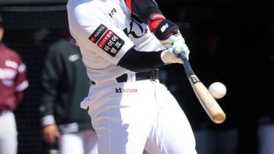 '132m 실화야?' 안현민, 복귀 첫 타석서 초대형 장외포 폭발…한국은 좁다 [MD수원]