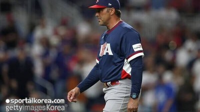 '영구 추방하라' 부글부글 들끓는 美, 수천 명의 사람이 해임을 요구하고 있다...데로사 감독 향한 분노 대폭발