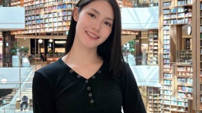 이게 배드민턴 선수 외모? 태국 공주 '기량 쑥쑥'…첫 월드투어 우승 보인다+오를레앙 마스터스 8강행