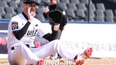 아뿔싸! 시범경기에서 큰 부상 피한 외인…'난 괜찮아!'라고 했지만 가슴 쓸어 내렸다 [곽경훈의 현장]