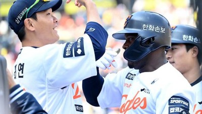 한화 타선 진짜 무섭다…'장단 18안타 폭발' KIA와 화력전 연이틀 승리 [대전 리뷰]