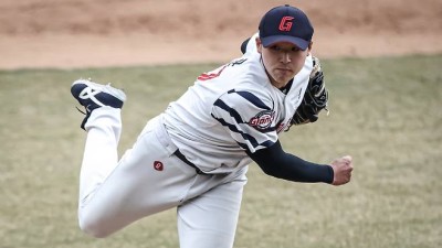 왜 이런 유망주가 10R 지명 받았나...롯데 지고도 웃었다, 김태균이라는 보물 등장에 [부산 현장]