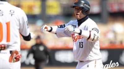 “너무 창피해서 ‘아, 이거 못 일어나겠는데’…벤치에서 다 웃고 있더라” 돌아온 한화 안방마님의 몸개그? 안 아프면 OK[MD대전]