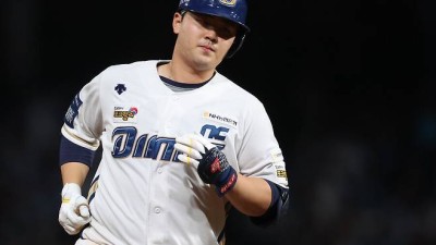 3연타석 홈런도 쳤는데, 만루홈런이 처음일 줄은…'국대 포수' 홈런치고 지갑도 열었다