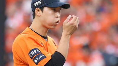 '아무리 시범경기지만…' 최대 78억 FA 엄상백, 롯데전 4이닝 10피안타 7실점 난타 [IS 냉탕]