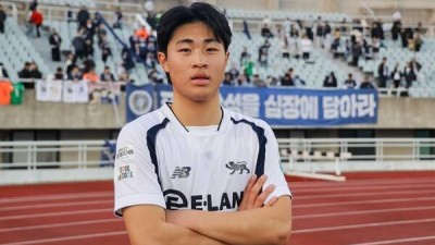 '와!' 韓 새로운 천재의 등장...뉴캐슬 직행한 선배 기록도 갈아 치워, 2009년생 안주완 16세 11개월 7일의 나이로 프로 데뷔