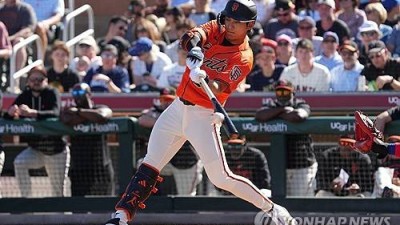 1700억? 최악의 계약 이정후, 폭언 날렸다, 시범경기 첫 홈런 '쾅' 멀티히트+타율 0.455까지 상승…180도 대반전 해냈다