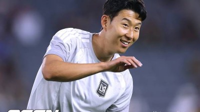 ‘손흥민 최전방 선발출격’ LAFC 감독 고집 꺾었다…오스틴전 전반전 0-0 종료