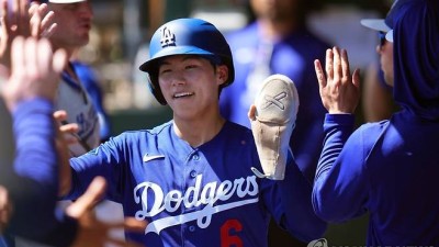 “첫 홈런 터졌다!” 이정후, 3타수 2안타 1홈런…김혜성도 1타점 맹활약