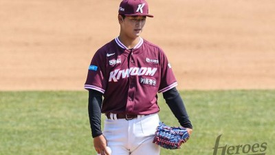 '전체1픽' 박준현 ⅓이닝 4실점 난타 → 7회에만 16점 났다! 빅이닝 주고받은 잠실 불꽃놀이…'안치홍 4타점' 키움, '챔피언' LG 잡았다 [잠실리뷰]