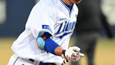 영웅이 깨어났다, 이승엽 앞에 떨어졌다...양현종 상대 연타석 홈런