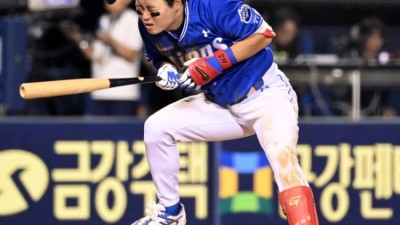 재활 중 또 다쳤다 성난 전완근 외야수도 없는데…박동원 울린 '더 캐치' 주인공, 금방 못 돌아온다