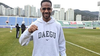 [BE.현장] 시즌 초반 3골 폭격… K리그2 득점왕 야망 품은 '39세 폭격기' 에드가의 세징야 응원, 건강하게 돌아와