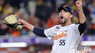 'KBO 16승' 라이언 와이스, 극적 반전…마이너 강등 예상 뒤집고 불펜 합류