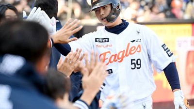 올해는 탱탱볼인가! 시범경기 홈런 100개 오버 → 다른팀 홈런 봐도 작년보다 훨씬 잘 튕기는 듯