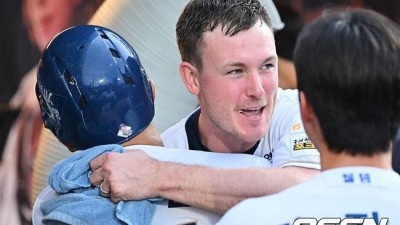 '초비상' 쓰러진 NC 다승왕 에이스, 대체선수 어디서 찾나...설마 울산 '日 3인방'이 타깃 될까