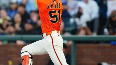 사상 첫 넷플릭스 생중계...MLB 공식 개막전, 이정후는 SF 5번 타자 출격