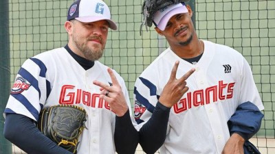 '33승 폰와급' 듀오? 시범경기 성적은 물음표였다…롯데의 대반전, 외인 듀오부터 시작될 수 있을까