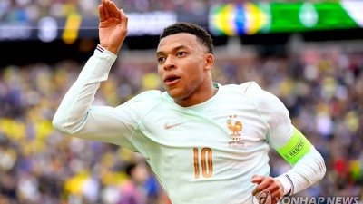 '음바페 56호 골' 프랑스, 10명이 싸우고도 브라질에 2-1 승리