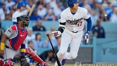 개막 첫타석부터 179km '쾅'… 오타니, 위대한 시즌 만드나