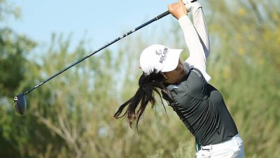 윤이나 ‘279야드 장타’로 만든 ‘이글 2개’ 67타…같은 조 제니 배는 ‘홀인원＋이글’ 66타