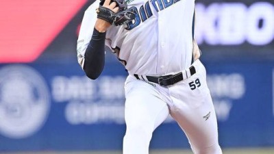 ‘고작 4G 뛰고 연봉 1억→9억’ 애증의 좌완, 韓자존심 홀로 짊어졌다…'복사근 파열' 18억 에이스 공백 지울까