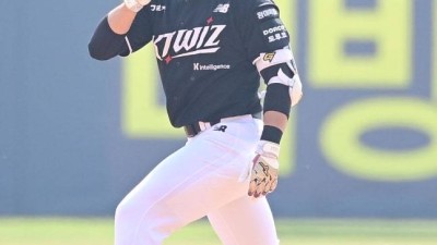 감독님 감사합니다, 즐기겠습니다 강백호 이후 8년 만의 KT 고졸 신인 스타팅...데뷔하자마자 2루타→안타 폭발, 스타 탄생 예고 [잠실 현장]