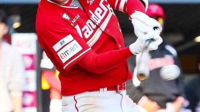 '9회 4점' SSG, 끝내기 폭투로 짜릿한 역전승…5년 연속 개막전 승리