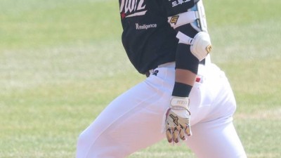 '고졸 신인 이강민 데뷔전 3안타! 30년 만에 역사 썼다' KT, LG에 11-7 승리 [잠실 현장리뷰]