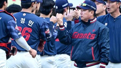 대박! 롯데 최초 신인 개막전 세이브라니! 롯데 박정민, 9회 만루→연속 삼진→첫 세이브…”너무 좋은 피칭” 튼동도 완전 반했네 [오!쎈 대구]