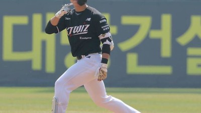 한화 강백호, 연장 11회 말 안타…기아 29년 만에 개막전 끝내기 폭투 패