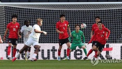 '중앙수비수 4명 두면 뭐하나' 자동문에 나가떨어지는데 [한국-코트디부아르]