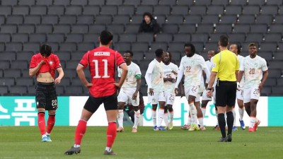 무더기 골 내주며 와르르 무너진 수비진…홍명보호, ‘가상 남아공’ 코트디부아르에 완패