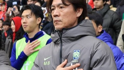 '0-4 완패' 홍명보 감독 (실망한) 팬들 마음 충분히 이해→백3? 당장 백4 전환할 수 있지만 [현장인터뷰]