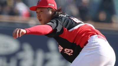 한화 떠난 두 필승조, 김범수·한승혁 첫날부터 안 풀리네…개막전서 나란히 삐끗했다