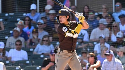 송성문, 연이은 안타 행진...지명타자로 나서 2안타