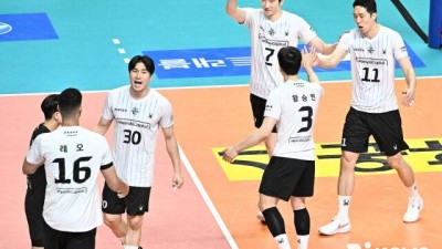 누구도 부인할 수 없다, 이번 시즌 최고의 명경기! 현대캐피탈, 기적의 연속 리버스 스윕으로 기적의 팀 제압 [MD장충]