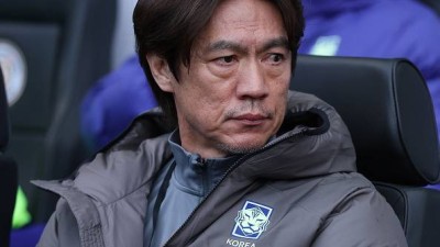‘수비는 김민재 혼자 하나?’ 홍명보 감독의 스리백 처절한 실패…그래도 고집 꺾지 않나